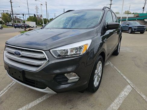 Used 2018 Ford Escape SE w/ SE Sync 3 Package FWD image 7