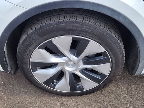 Used 2023 Tesla Model Y Long Range image 15