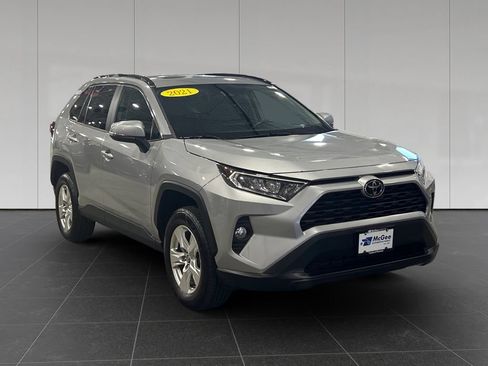 Used 2021 Toyota RAV4 XLE w/ Convenience Package AWD/4WD image 7