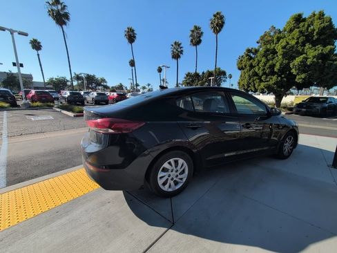 Used 2017 Hyundai Elantra SE FWD image 24