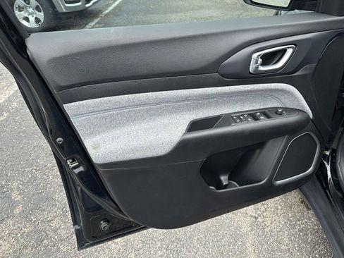 Used 2022 Jeep Compass Latitude w/ Convenience Group image 16