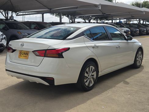 Certified 2025 Nissan Altima 2.5 S FWD image 3