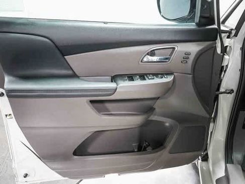 Used 2016 Honda Odyssey Touring Elite image 22