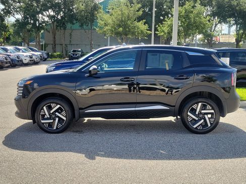 Certified 2025 Nissan Kicks SV FWD image 8