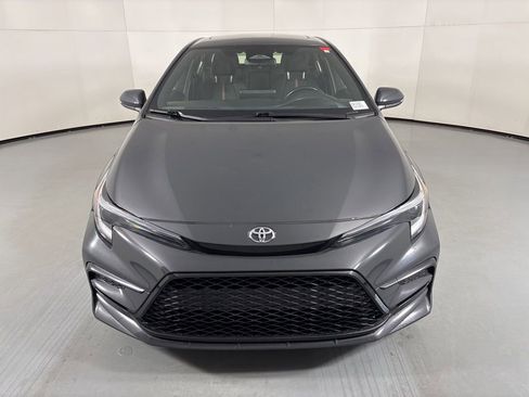 Used 2024 Toyota Corolla SE w/ SE Premium Package FWD image 3