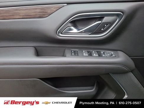 Certified 2021 Chevrolet Suburban Z71 w/ Z71 Signature Package image 16