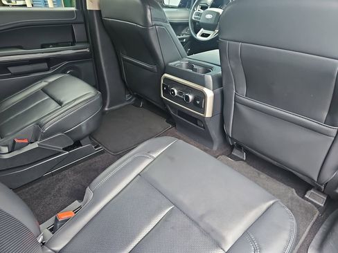 Used 2022 Ford Expedition XLT RWD image 11