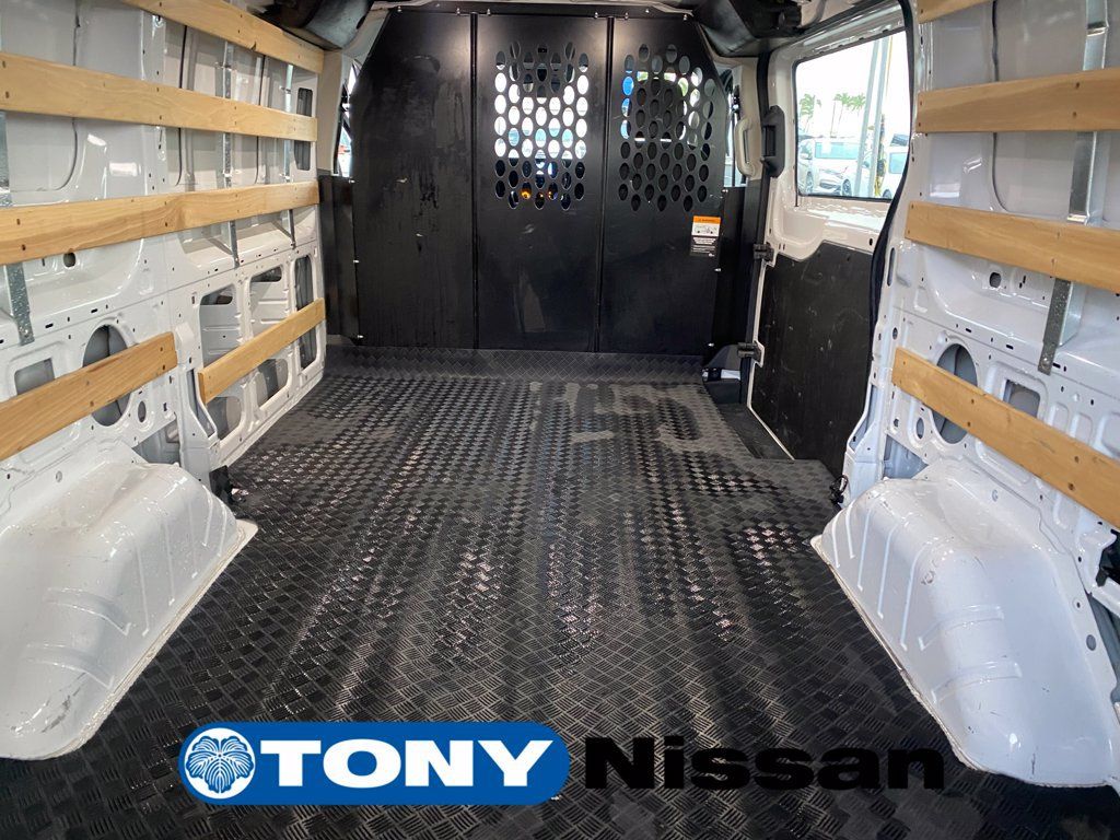 Used 2025 Ford Transit 250 Low Roof w/ Exterior Upgrade Package RWD image 28