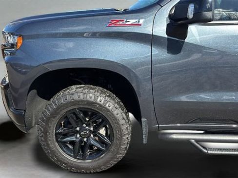 Used 2021 Chevrolet Silverado 1500 LT Trail Boss w/ Convenience Package II image 32