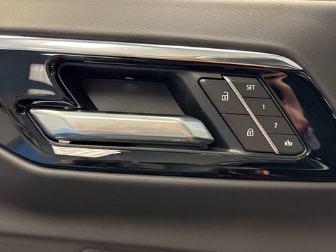 New 2026 Chevrolet Suburban Premier image 31