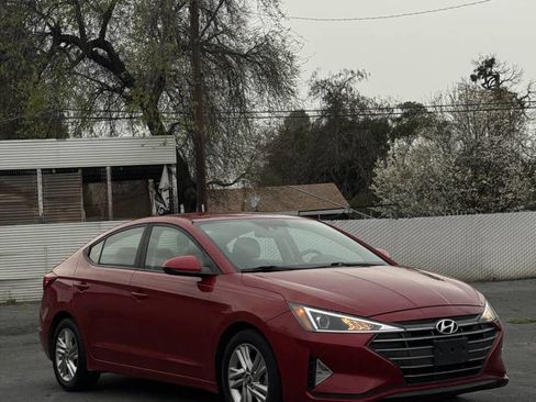 Used 2019 Hyundai Elantra SEL image 1
