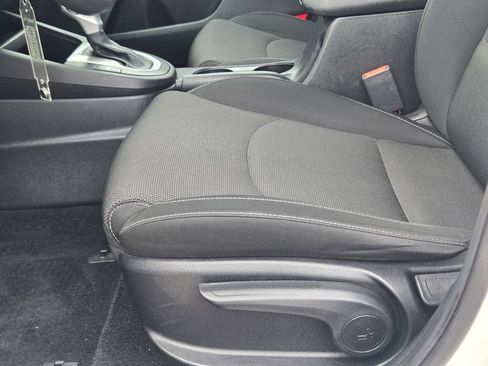 Used 2023 Kia Forte LXS image 21