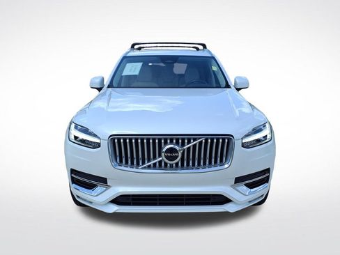 Certified 2025 Volvo XC90 B5 Core AWD/4WD image 2