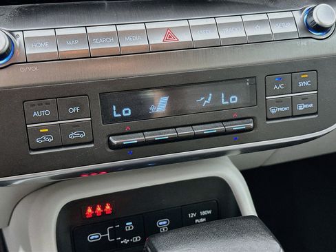 Used 2025 Hyundai Kona SEL FWD image 23
