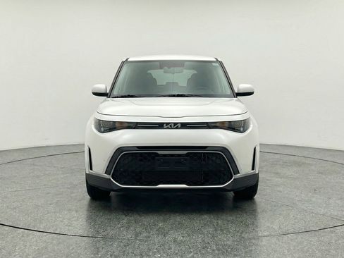 Used 2025 Kia Soul FWD image 2