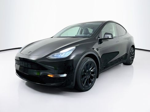 Used 2021 Tesla Model Y 2WD image 3