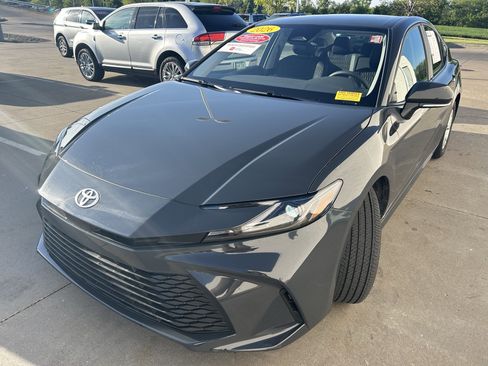 Used 2026 Toyota Camry LE FWD image 3