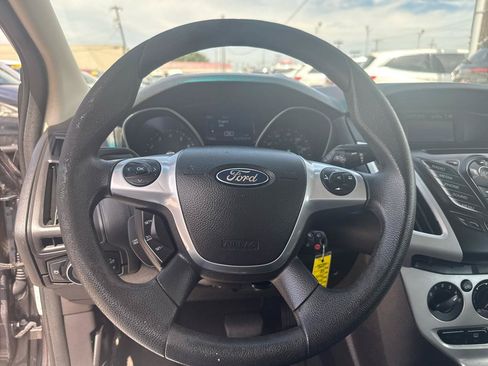 Used 2014 Ford Focus SE FWD image 15