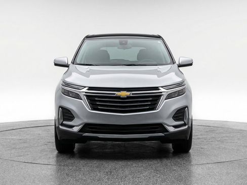 Used 2025 Chevrolet Equinox LT image 2