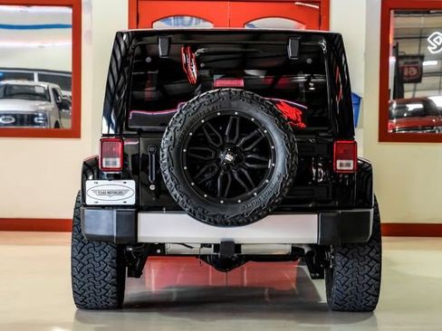 Used 2015 Jeep Wrangler Unlimited Sahara w/ Connectivity Group image 10