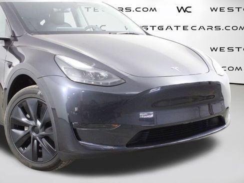 Used 2024 Tesla Model Y Long Range image 47