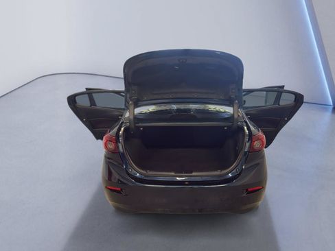 Used 2018 MAZDA MAZDA3 Touring FWD image 13