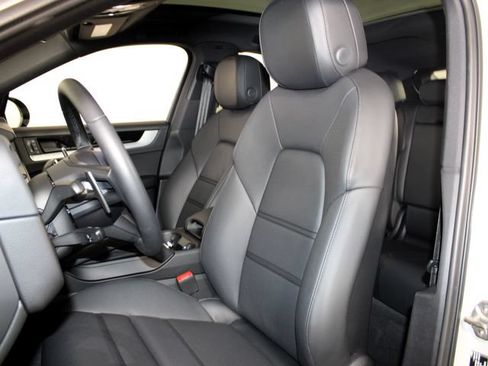 Certified 2026 Porsche Cayenne Coupe AWD/4WD image 20