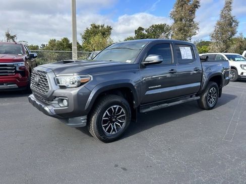 Used 2021 Toyota Tacoma TRD Sport image 3