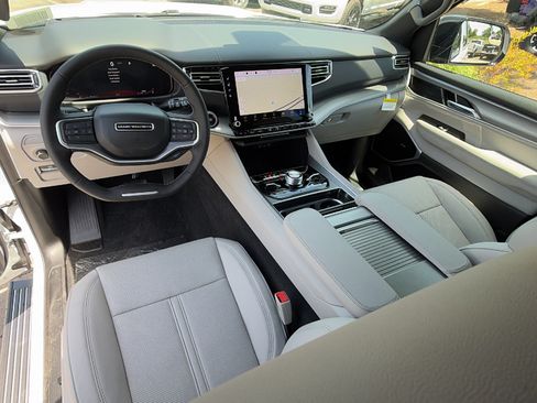 New 2026 Jeep Grand Wagoneer Limited AWD/4WD image 22
