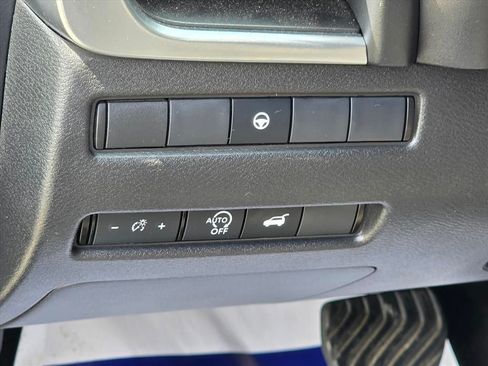 Used 2024 Nissan Rogue SV AWD/4WD image 8
