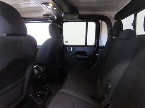 Used 2021 Jeep Gladiator Sport AWD/4WD image 17