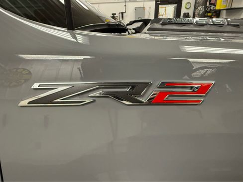 Used 2025 Chevrolet Silverado 2500 ZR2 w/ Technology Package image 30