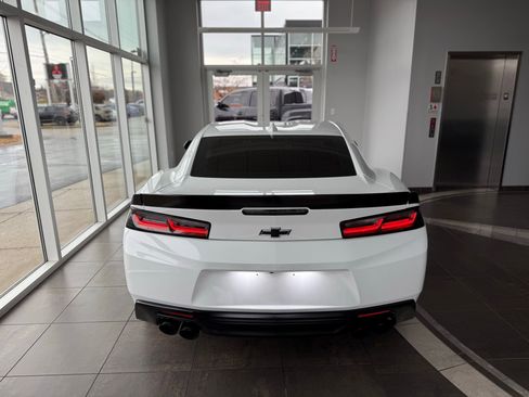 Used 2018 Chevrolet Camaro SS image 6