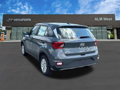 Used 2026 Hyundai Venue SE FWD image 8