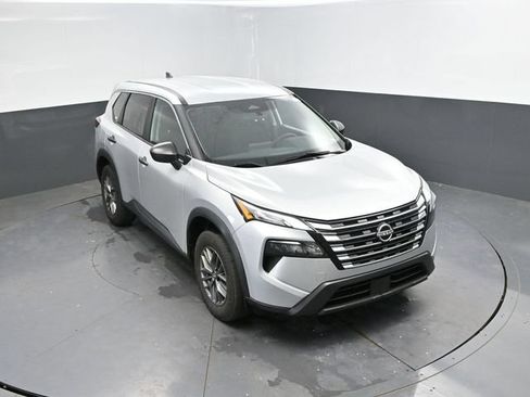 Used 2024 Nissan Rogue S FWD image 37