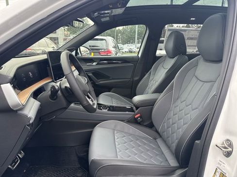 New 2026 Volkswagen Tiguan SEL R-Line AWD/4WD image 16