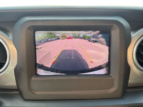 Used 2021 Jeep Wrangler Unlimited Sahara AWD/4WD image 17