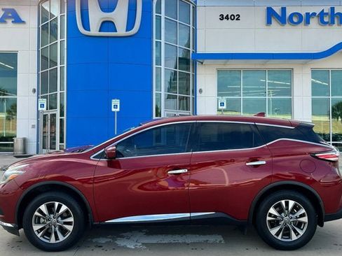 Used 2018 Nissan Murano S FWD image 2