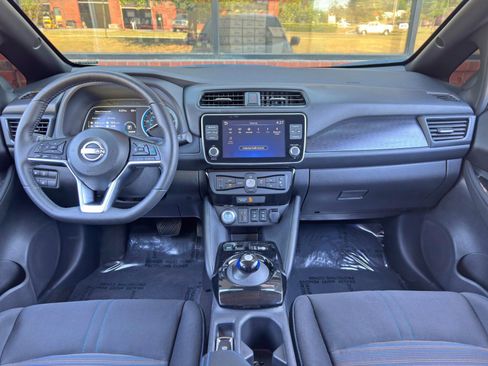 Used 2025 Nissan Leaf SV Plus image 11