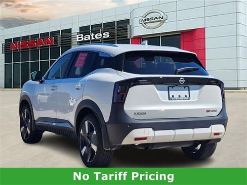 Certified 2025 Nissan Kicks SR image 5