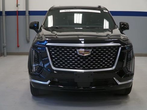 Certified 2025 Cadillac Escalade Premium Luxury AWD/4WD image 6