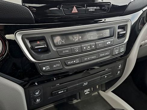 Used 2017 Honda Pilot Elite image 19
