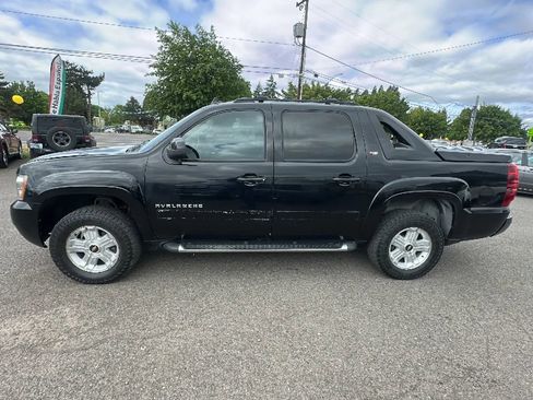 Used 2011 Chevrolet Avalanche LT w/ Luxury Package image 6