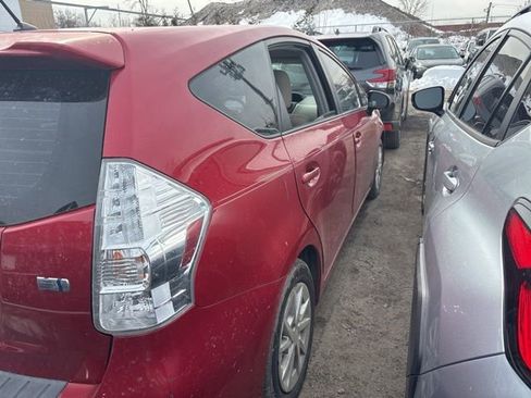 Used 2014 Toyota Prius V Two image 8