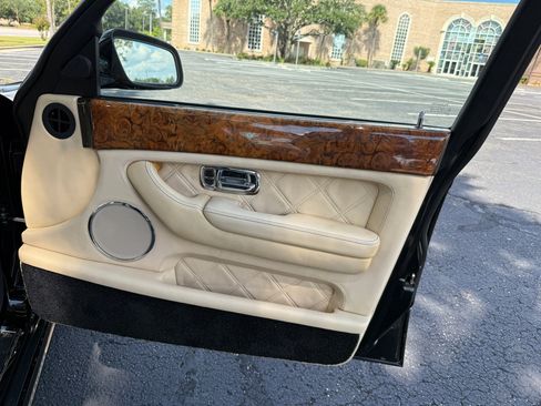 Used 2004 Bentley Arnage T image 25