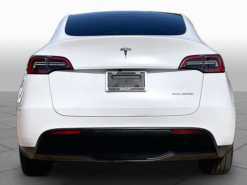 Used 2023 Tesla Model Y AWD image 4