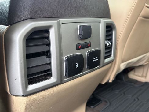 Used 2020 Ford F150 Lariat w/ Equipment Group 502A Luxury AWD/4WD image 12