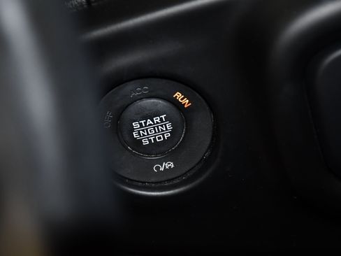 Used 2020 Jeep Wrangler Sport AWD/4WD image 17