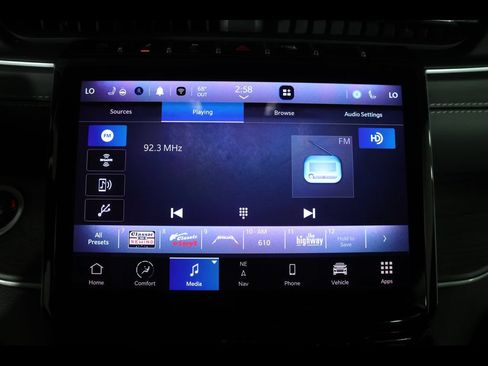Used 2023 Jeep Grand Cherokee Limited AWD/4WD image 27