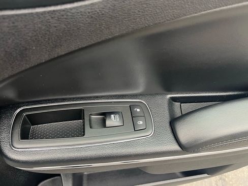 Used 2014 Dodge Charger SXT image 11